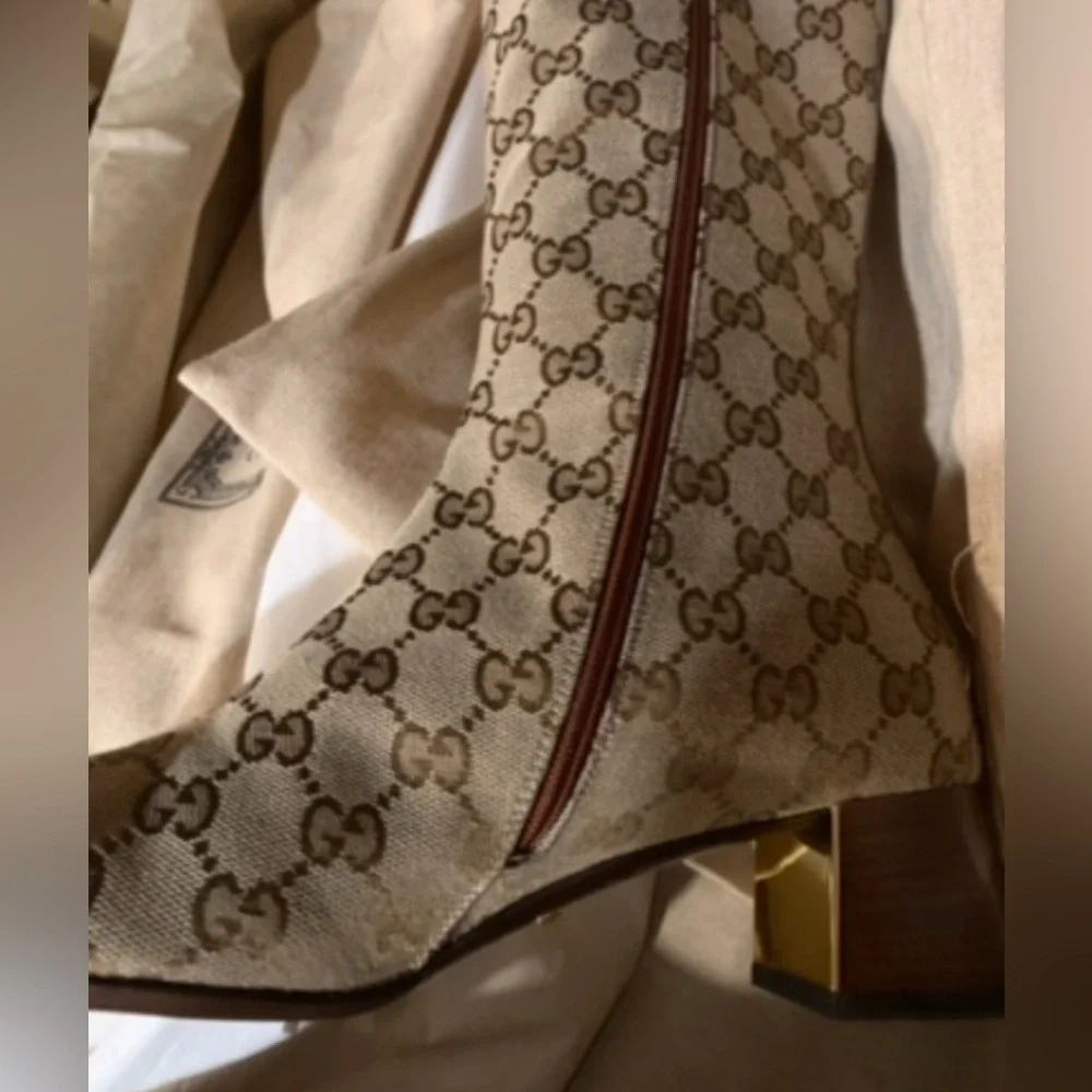 Beautiful brand new authentic Gucci boots size 7. Must have.Bough then in Milan. - Picture 1 of 3